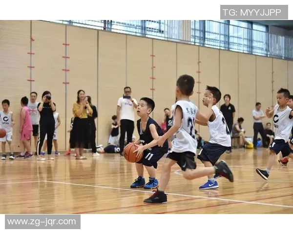 南京街舞队在极限运动世界杯中的力量表现精彩点评与分析