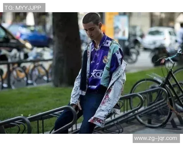 足球明星时尚搭配解析男士服装风格与潮流趋势展示 足球明星时尚搭配解析男士服装风格与潮流趋势展示