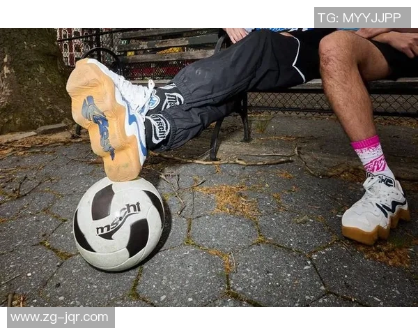 今年巴黎足球明星时装盛典展现独特风格与时尚魅力